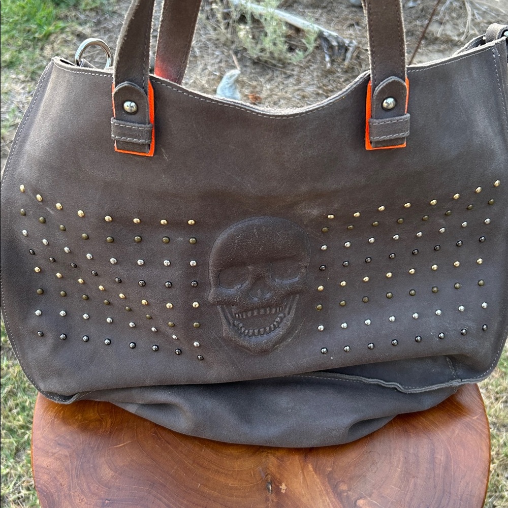 Skull leather tote studs